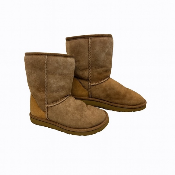 UGG Australia Classic Short Boots - Picture 1 of 13
